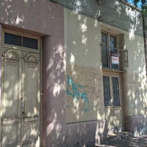 VENDEMOS TERRENO CON VIVIENDA A DEMOLER, CALLE PERITO MORENO, GODOY CRUZ.