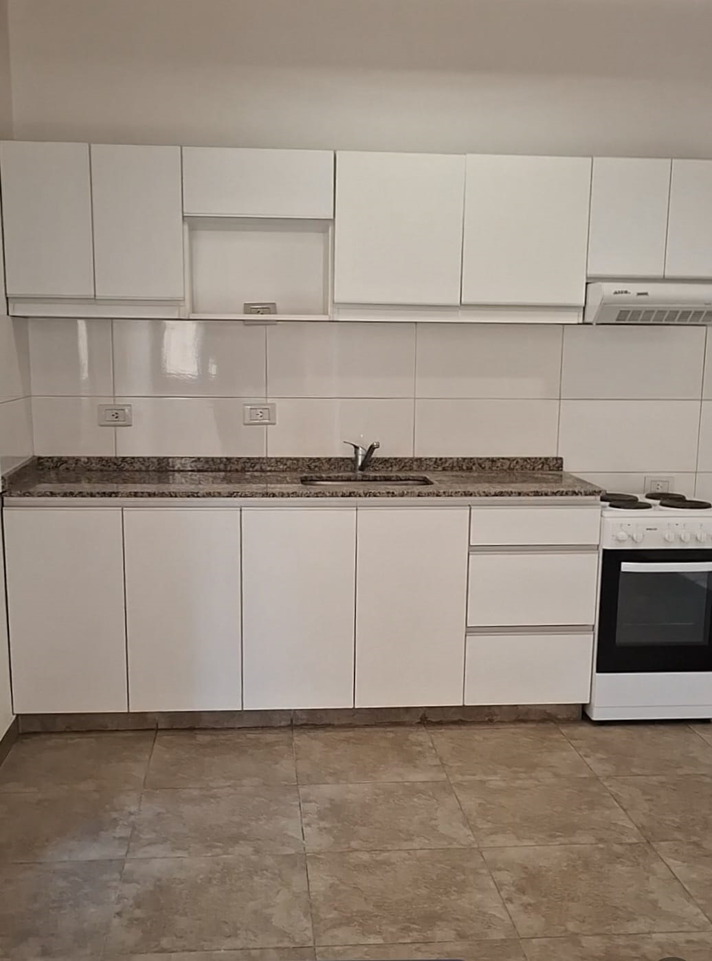 VENDEMOS HERMOSO DEPARTAMENTO, EXCELENTE UBICACION. - Image 4